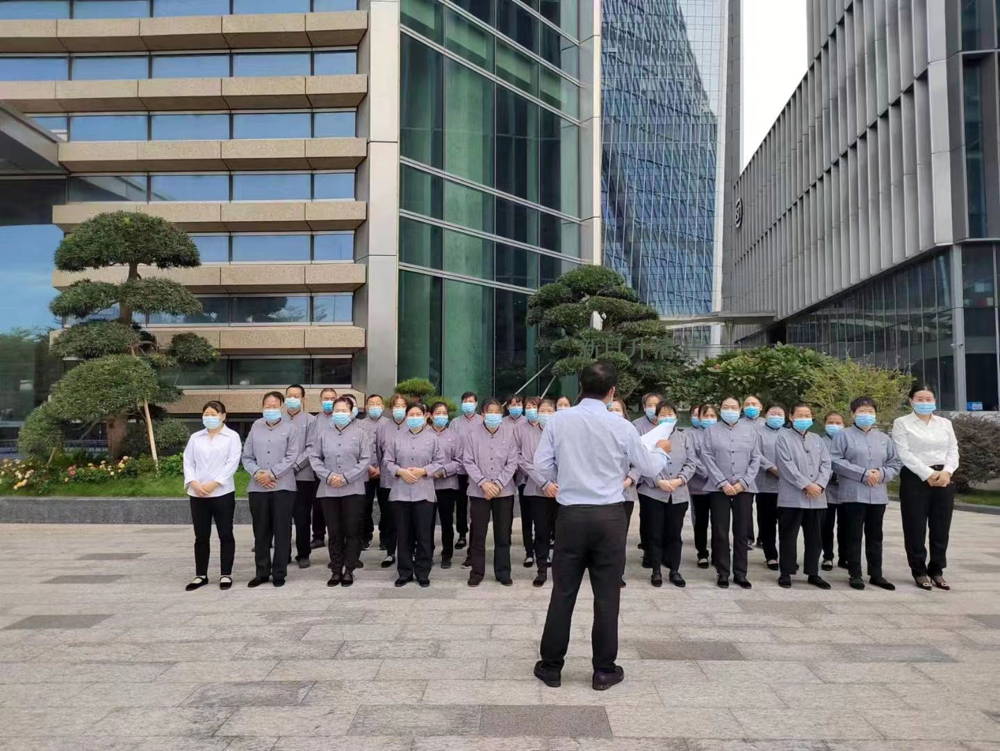 新樓盤為什么要做開(kāi)荒保潔和精開(kāi)荒 外墻清洗